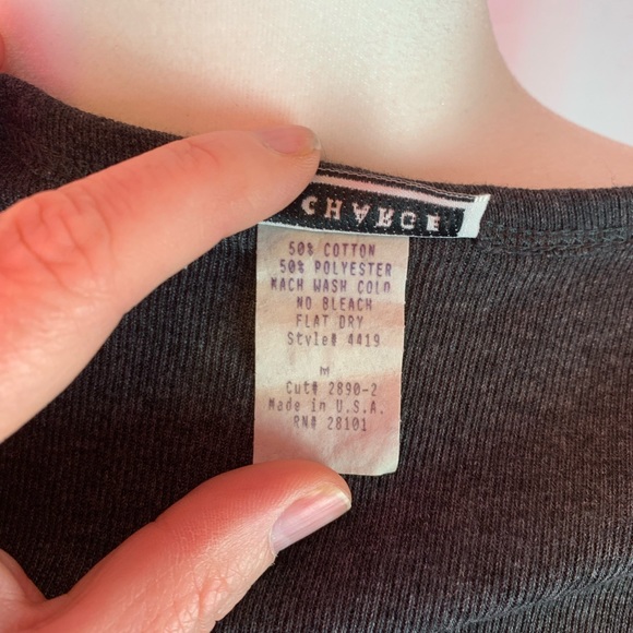 In Charge dark gray with flowers tee size M - Picture 4 of 6